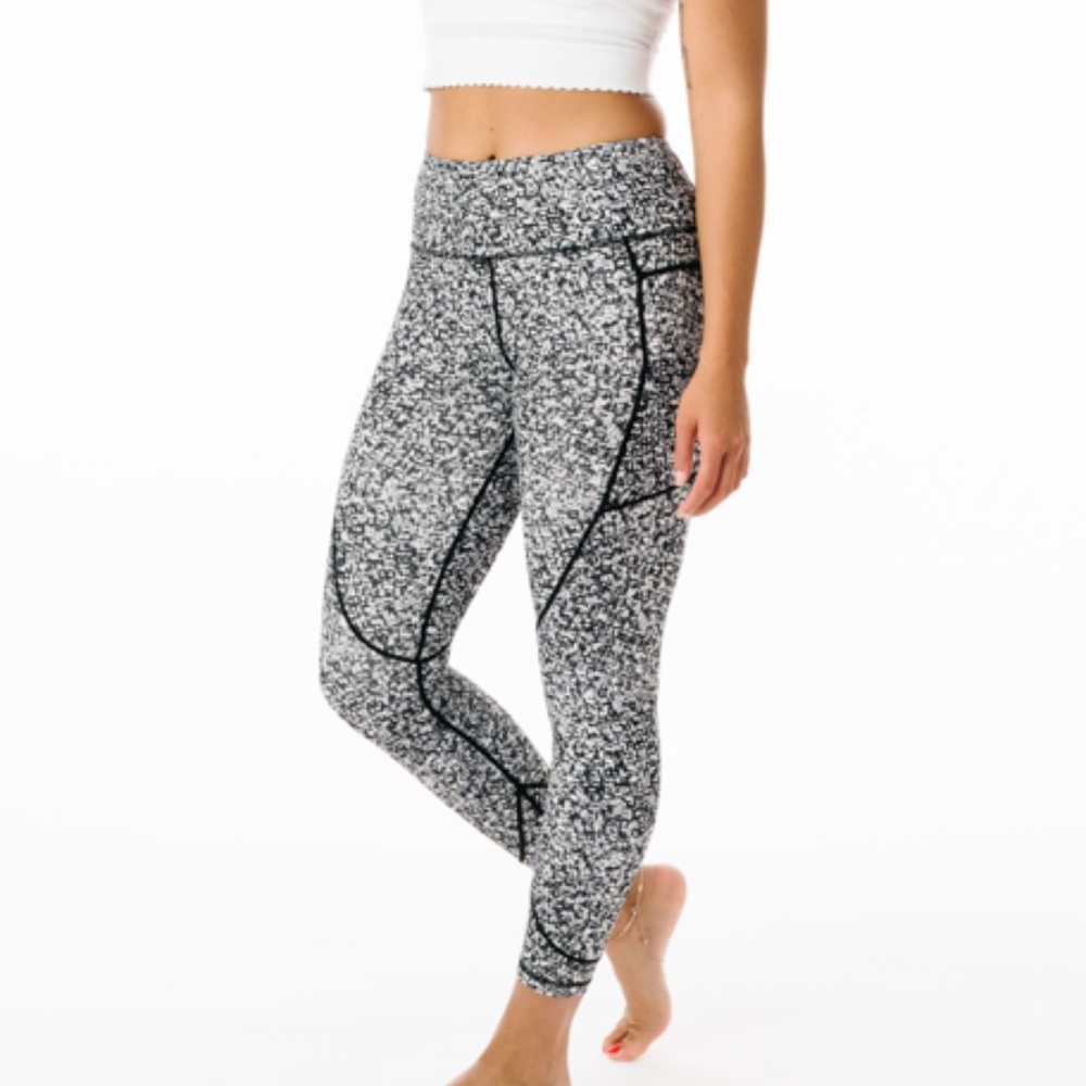 Black Mosaic Pocket Soft n Snug Mid-Rise 7/8 24"